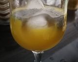 A picture of step 4 of Mango punch 💛😋💛.