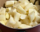 Foto del paso 5 de la receta: 🍷🍅🥫Chorizos al vino tinto con puré de papas 🥔 🥫🍝