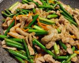 Foto langkah ke 4 dari resep Stir fried garlic scapes.