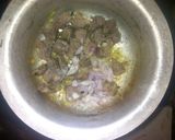 A picture of step 3 of Steamed spinach and wet fried beef.