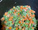 صورة لخطوة 1 من وصفة أرز أصفر بالخضار 🍚🍚
