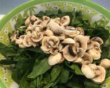 Foto del paso 3 de la receta: Ensalada de espinacas con champiñones