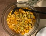 Foto del paso 4 de la receta: Capeletinis con salsa