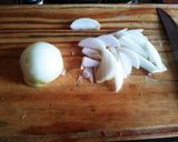 Foto del paso 4 de la receta: Pollo y fideos salteados con caldo de sopa