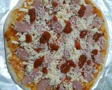 Foto langkah ke 4 dari resep Pizza Praktis Ga Pake Lama.