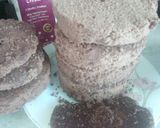 A picture of step 6 of Paint on chocolate cake.