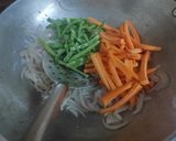A picture of step 3 of American chopsuey.
