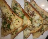 A picture of step 4 of Cheese garlic bread.