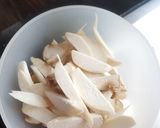 รูปขั้นตอนการทำที่ 1 ของ กะเพราเห็ดออเรนจิ