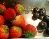 Yogurt parfait with berries n oats😍