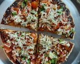વેજ પીઝા (Veg Pizza Recipe In Gujarati) રેસીપી સ્ટેપ2ફોટો