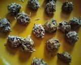 A picture of step 2 of Banana flower poha pakora.