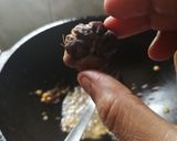 A picture of step 2 of Beetroot chutney.