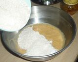 Meggyel és csokival töltött muffin recept fázis 4 fotója