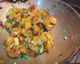 आलू और फूलगोभी की सब्जी (Aloo aur phoolgobhi ki sabzi recipe in Hindi) रेसिपी चरण 3 फोटो