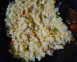 Foto langkah ke 3 dari resep Nasi Goreng Putih Sederhana.