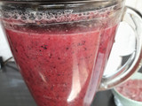 Jugo de frutilla y arándanos
