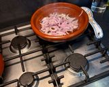 A picture of step 1 of Kefta Tagine.