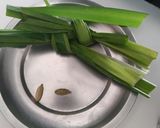 Gambar langkah 2 resipi Bubur Kacang Ulunthu / Urad Dhal Porridge.