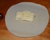 Foto del paso 4 de la receta: Empanadillas de muzzarella y pistachos   (Sambuza)