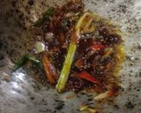 Gambar langkah 2 resipi 18:5:24 - Kerang goreng rencah tumbuk.