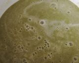 Brokkolikrémleves recept fázis 2 fotója