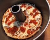 Foto langkah ke 7 dari resep Roti Bantal Saus Pizza Peperoni & Cheese.