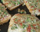 वेज चीज़ सूजी टोस्ट(veg cheese suji toast recipe in Hindi) रेसिपी चरण 3 फोटो