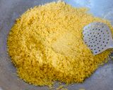 A picture of step 4 of Moong Daal Halwa.