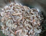 Foto langkah ke 1 dari resep Sup Tahu Udang.