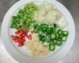 Foto langkah ke 2 dari resep Ayam Kecap Pedas.