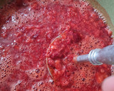 Foto del paso 2 de la receta: Postrecito de yogur firme de frutilla 🍓 bajo en calorías