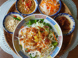 Bún mắm thịt heo chiên giòn