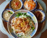 A picture of step 6 of Bún Mắm with Crispy Pork Belly.