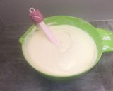 A picture of step 3 of Granadilla Yoghurt Ice Cream.