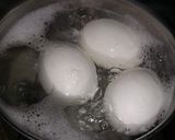 A picture of step 1 of Egg Maggi Cups.