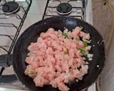 Foto del paso 3 de la receta: Tarta agridulce de pollo y durazno con ciruelas pasas
