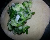 A picture of step 3 of Spring onion paratha.