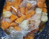 Foto del paso 5 de la receta: Pollo al horno con boniatos y cebollas