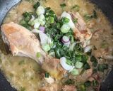 Foto del paso 5 de la receta: Pasta en salsa de pollo al verdeo