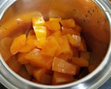 "भोपळ्याच्या पुऱ्या" (Bhoplyachya Purya Recipe In Marathi) रेसिपी स्टेप 2 फोटो
