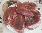 Sült köményes pecsenye knédlivel és édeskáposzta párolva recept fázis 1 fotója