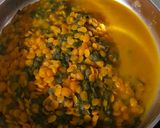 A picture of step 3 of Dal Palak.