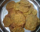 મેથી ની પૂરી(methi ni puri recipe in gujarati) રેસીપી સ્ટેપ2ફોટો