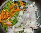 A picture of step 2 of Vermicelli upma.