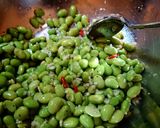 涼拌黑胡椒蒜味毛豆仁的食譜步驟3照片