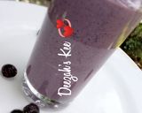 A picture of step 1 of Berry Smoothie.