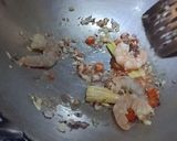 Gambar langkah 3 resipi Nasi Goreng Thai.