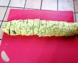 Foto del passaggio 5 della ricetta Fresco rotolo di zucchine con salmone, avocado e pomodoro