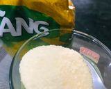 A picture of step 2 of Pineapple Drink.